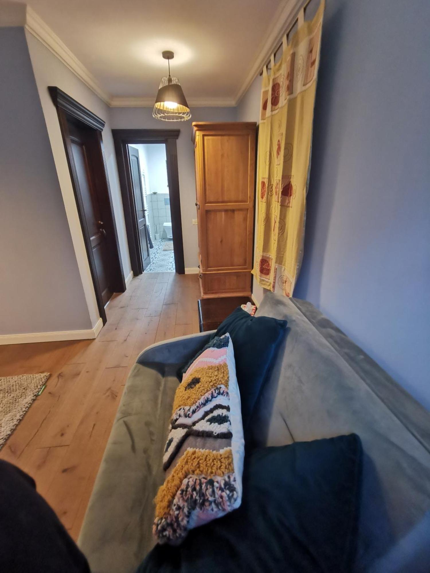 Yellow House Бран Екстериор снимка